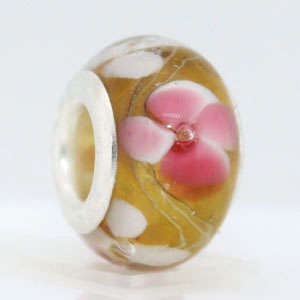 5 Beautiful Brand New Charms (AA26)