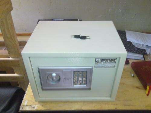 Combination safe - Jannie