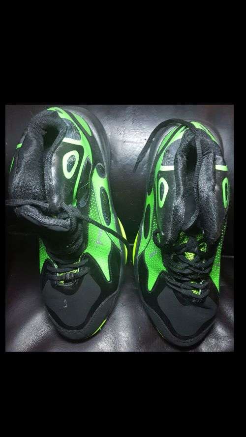 BLACK AND BRIGHT GREEN SPORT SHOES - MR PRICE SPORT