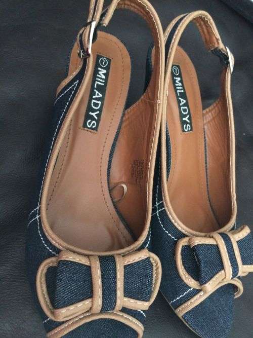 Denim medium to high heel sandal - Size 7