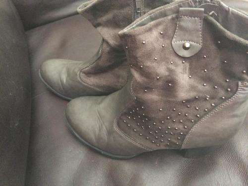 Grey studded boots - Miladys - Size 7