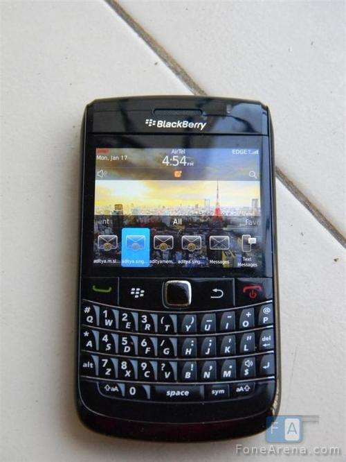 BLACKBERRY 9780 BOLD WITH CHARGER (BLACK)