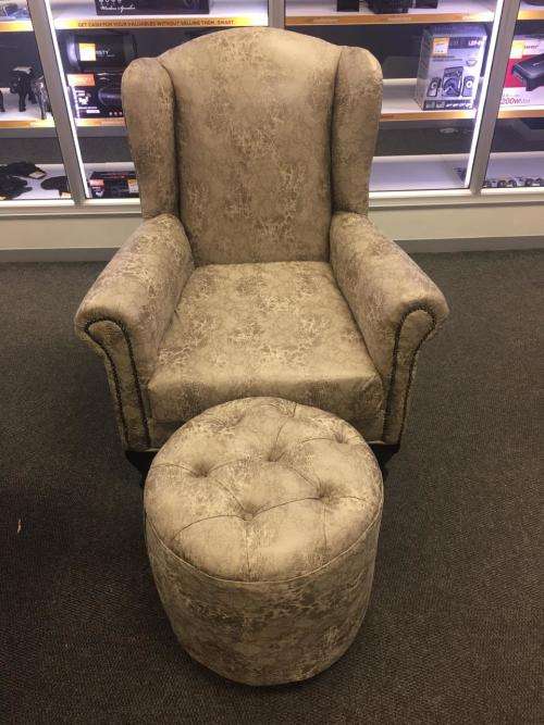 SINGLE COUCH WITH OTTOMAN