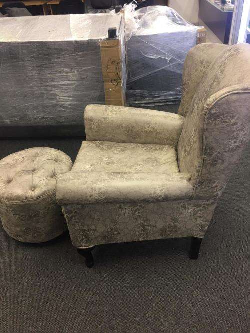 SINGLE COUCH WITH OTTOMAN