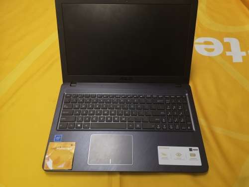 ASUS X540 4GB RAM 500GB STORAGE WINDOWS 10