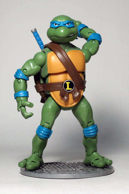 NINJA TURTLES CLASSIC COLLECTION BY PLAYMATES LEONARDO