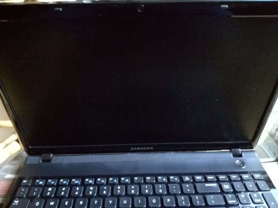 Samsung NP300E5A