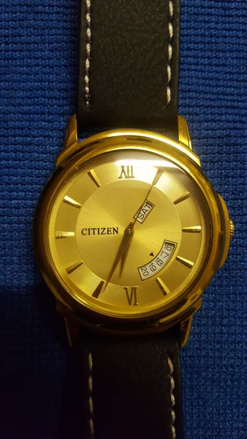 Classic gold Citizen watch 37mm