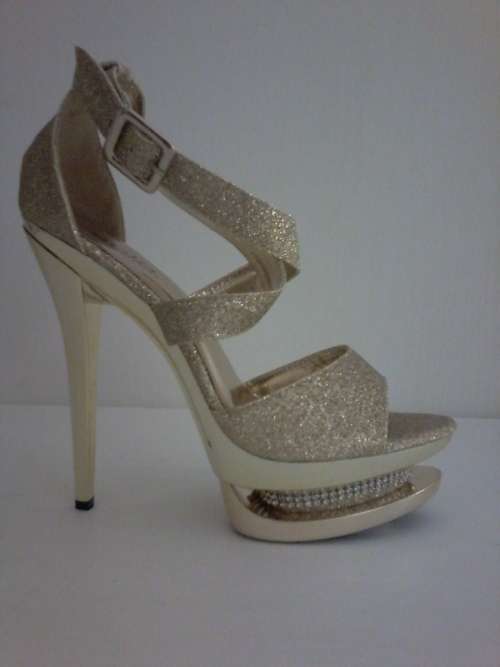 matric farewell, party sandals, gold , size 6