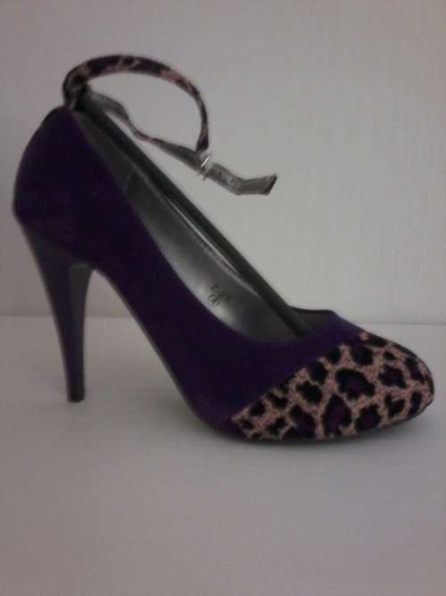 purple ankle strap high heel pumps, size 4