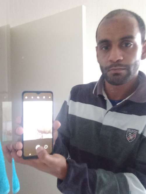 Samsung galaxy a12 dual Sim 64gig cellphone with lcd crack still works perfectly