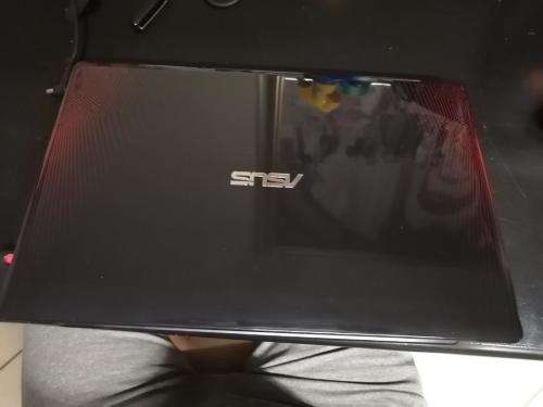 **** ASUS FX550J *** i5 4200 2.8GHz**** 500GB SSD *** 8GB RAM