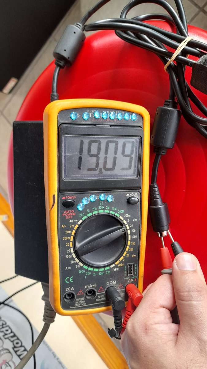 19V 9.5A 180W 4 PIN Laptop AC Adapter Charger for Toshiba Qosmio