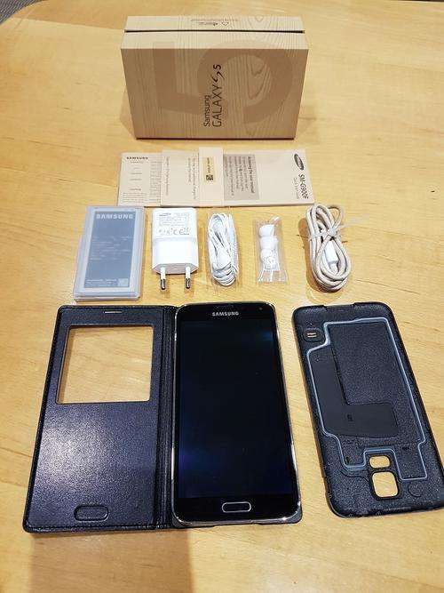 Samsung Galaxy S5 with extra battery for sale