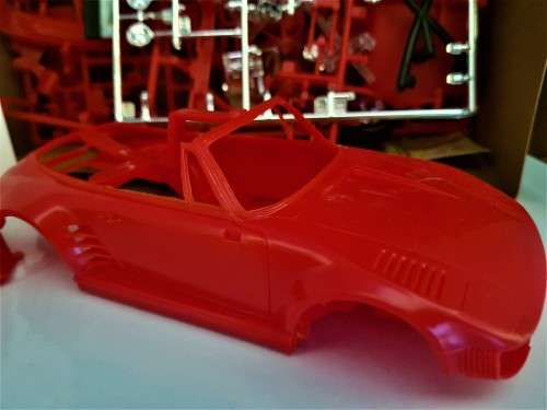 Monogram 2788 - Porsche 911 Slant Nose 1:24 Model Kit. 1995