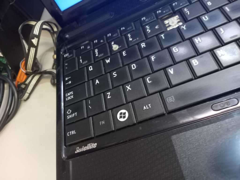 2 x laptops TOSHIBA AND HP 630