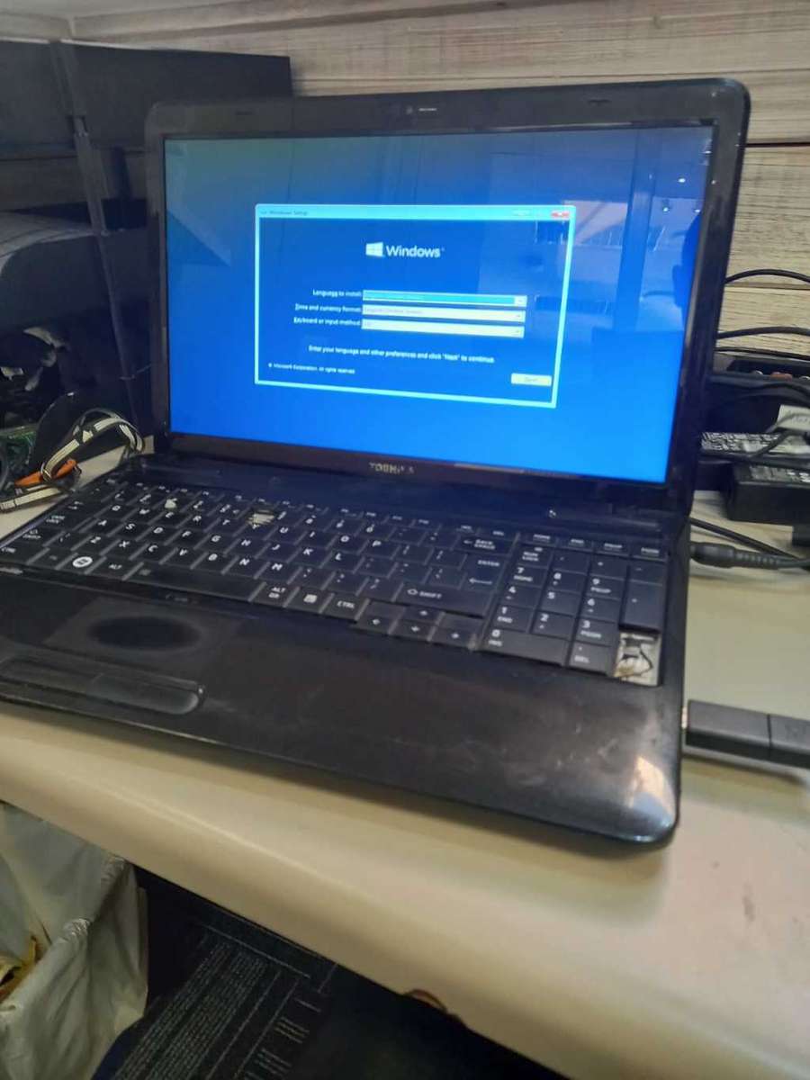 2 x laptops TOSHIBA AND HP 630