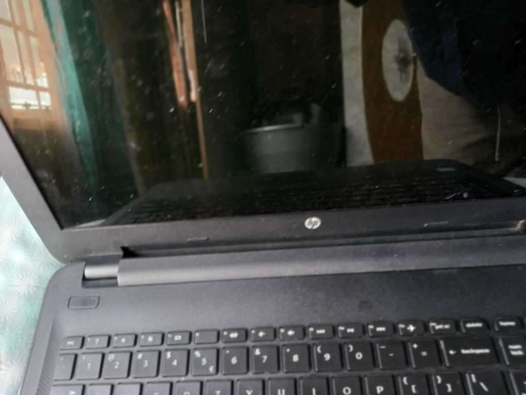 2X LAPTOPS  HP AND TOSHIBA