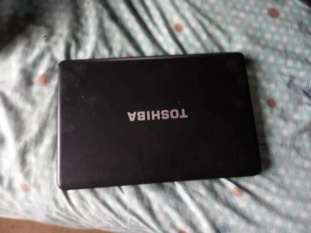 2X LAPTOPS  HP AND TOSHIBA