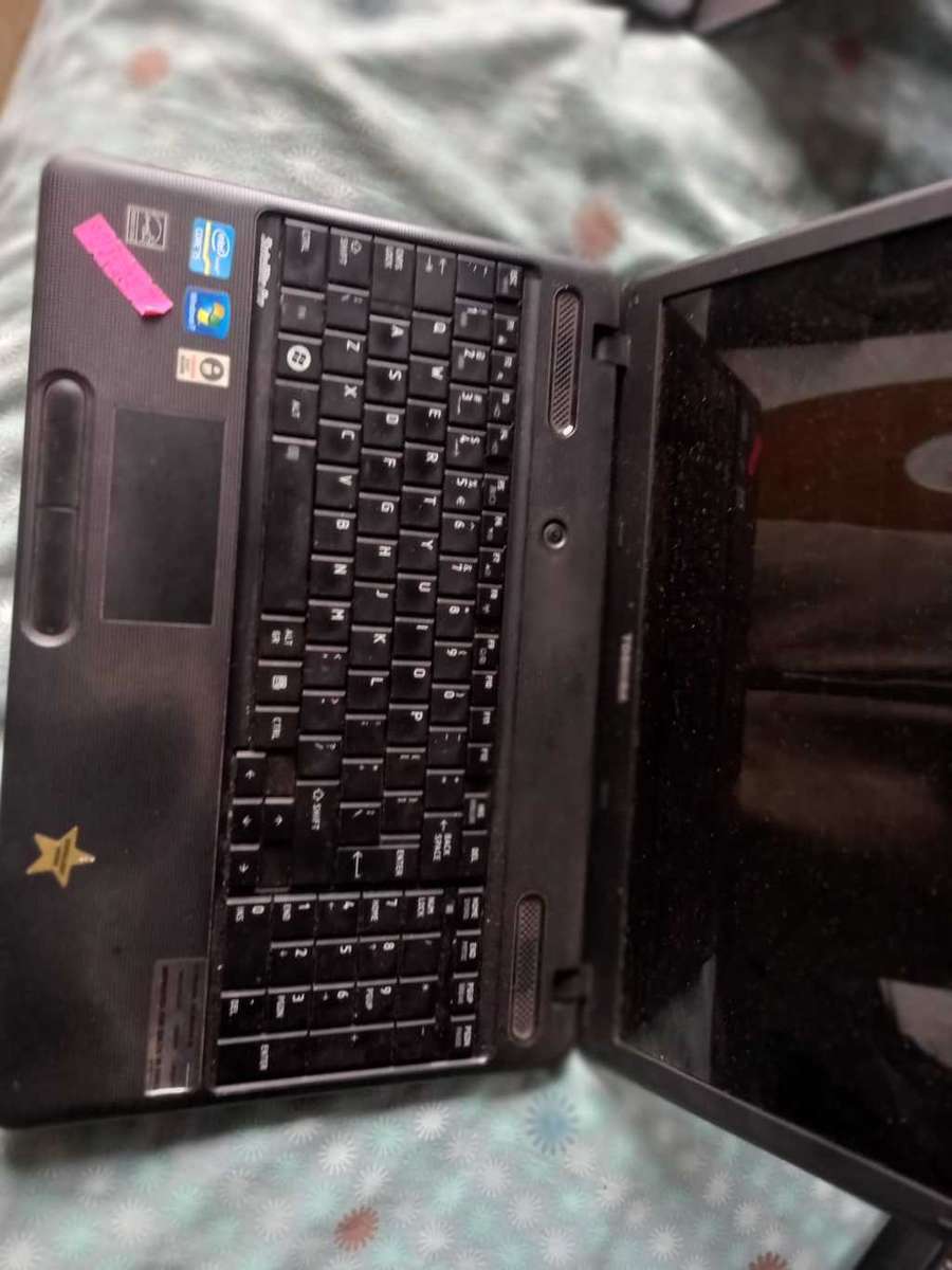 2X LAPTOPS  HP AND TOSHIBA