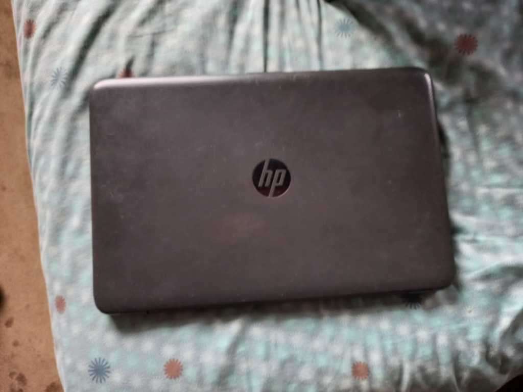 2X LAPTOPS  HP AND TOSHIBA