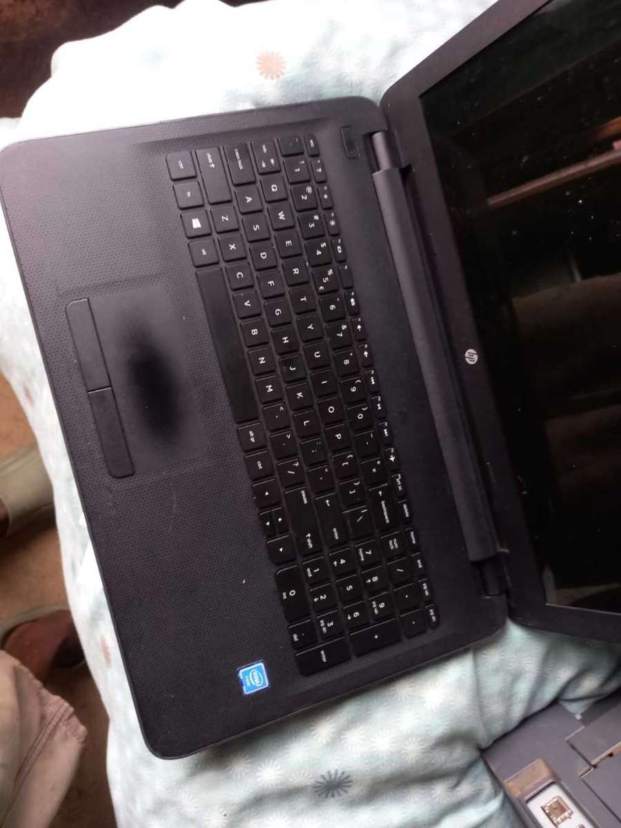 2X LAPTOPS  HP AND TOSHIBA