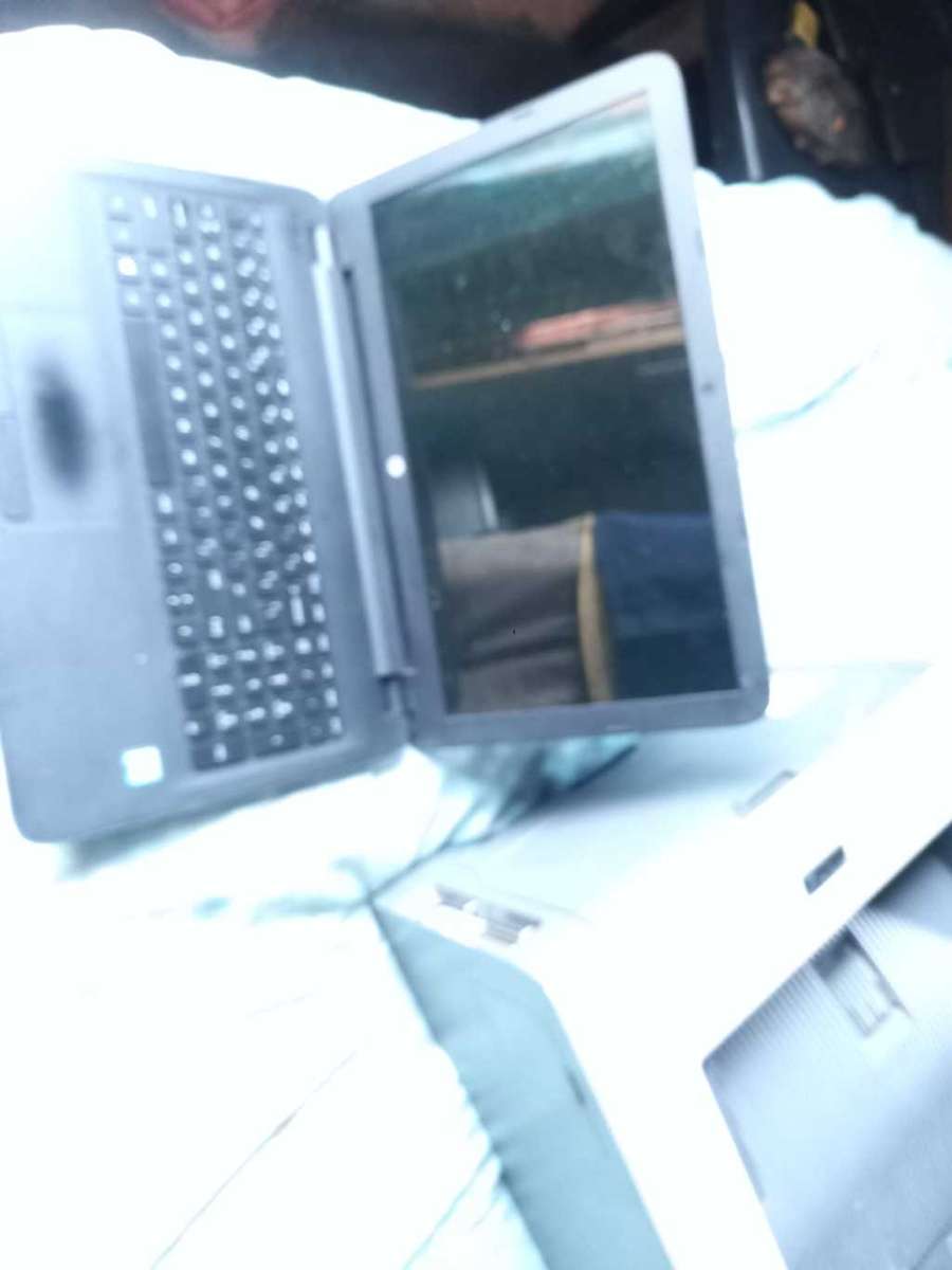 2X LAPTOPS  HP AND TOSHIBA