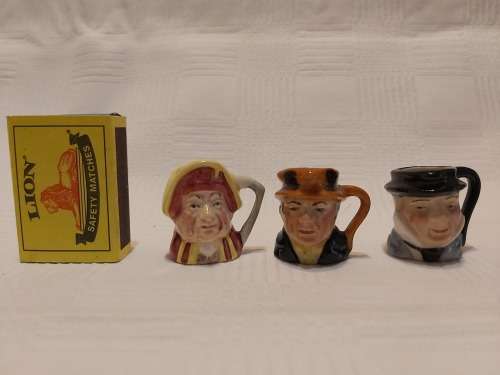 Toby jugs ( Artone England)