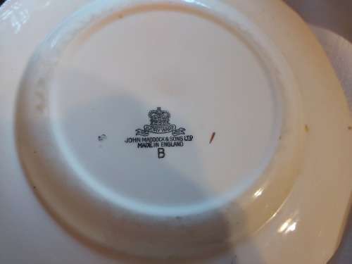 MIX SET OF 9 - Ivory ware & Royal ware -John Maddock & Sons (made in England )