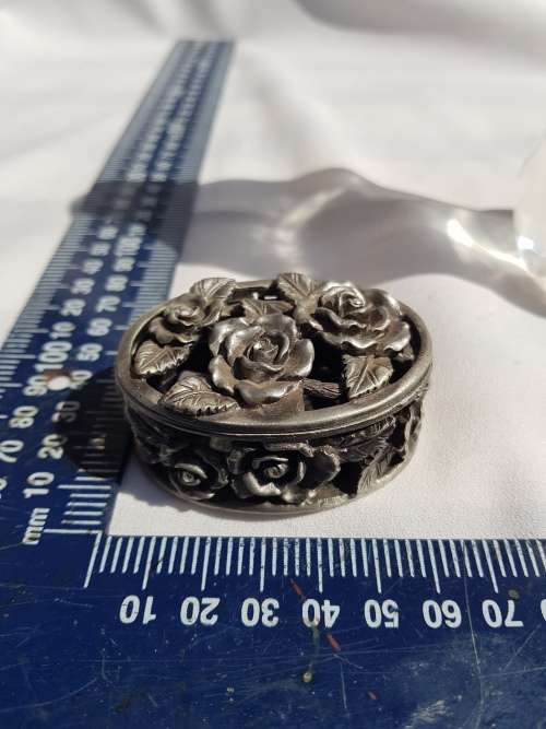 Tiffiny style Jewelery/ring box lot1 Roses