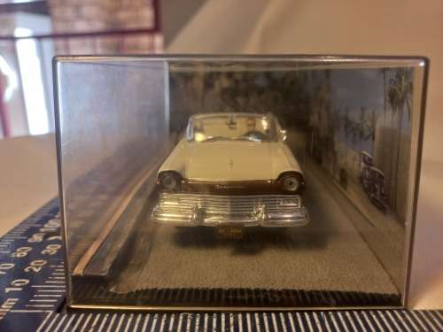 007 James Bond Ford Fairlane - Die Anothe Day