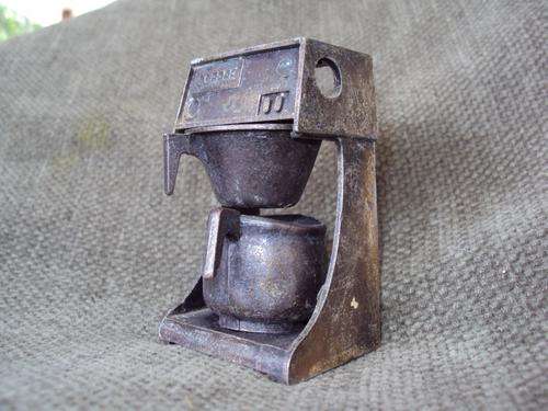 VINTAGE DIE CAST METAL COFFEE MACHINE - PENCIL SHARPENER