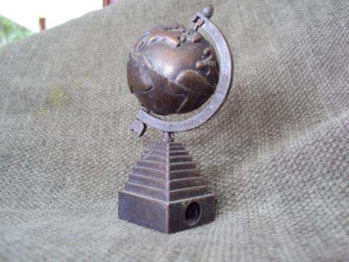VINTAGE DIE CAST METAL DETAILED WORLD GLOBE ON STAND - PENCIL SHARPENER