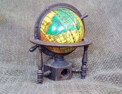 VINTAGE DIE CAST METAL DETAILED WORLD GLOBE ON STAND PENCIL SHARPENER