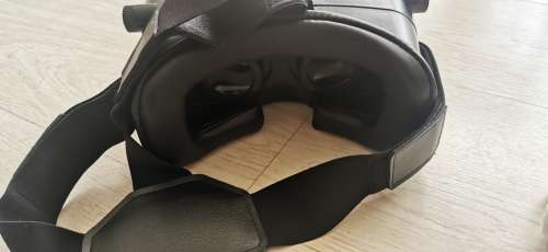 VR Shinecon headset and remote