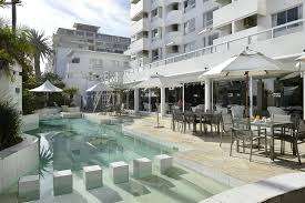 Peninsula All-Suite-Hotel (Midweek)