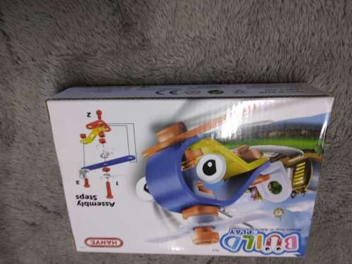 BUILD and PLAY SETS ( FREE GIFT )