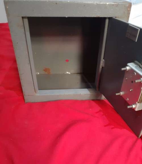 GUN / JEWELLERY SAFE