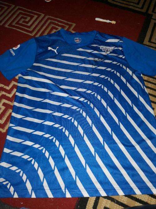 bulls player issued signed training shirt