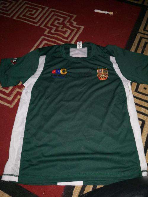 Border player issue signed training shirt