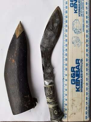 ** CRAZY R1 START ** NO RESERVE ** VINTAGE KUKRI FROM INDIA **