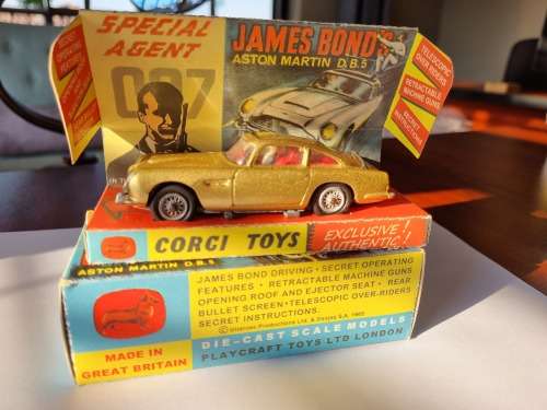 Corgi #261 James Bond Aston Martin DB 5 Boxed