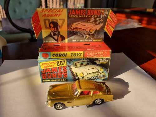 Corgi #261 James Bond Aston Martin DB 5 Boxed