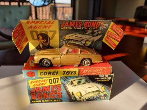 Corgi #261 James Bond Aston Martin DB 5 Boxed