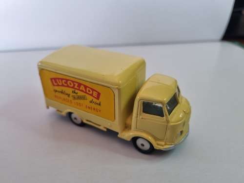 Corgi 411 Karrier ` Bantam` Lucozade Van