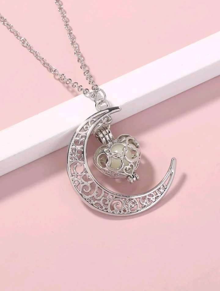 NECKLACE GLOW IN DARK