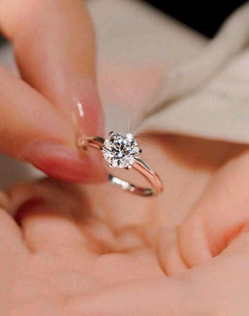 1.00CT CERTIFIED MOISANITE DIAMOND RING WITH CERTIFICATE