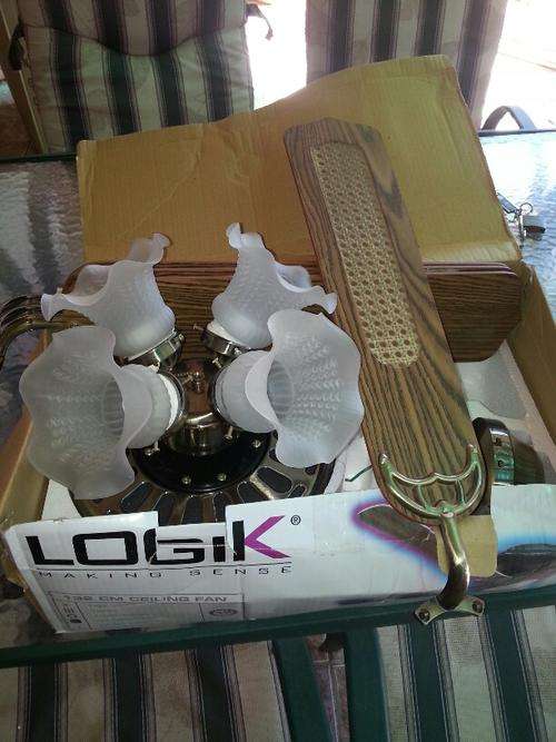 INDOOR CEILING FANS WITH FOUR LLIGHTS