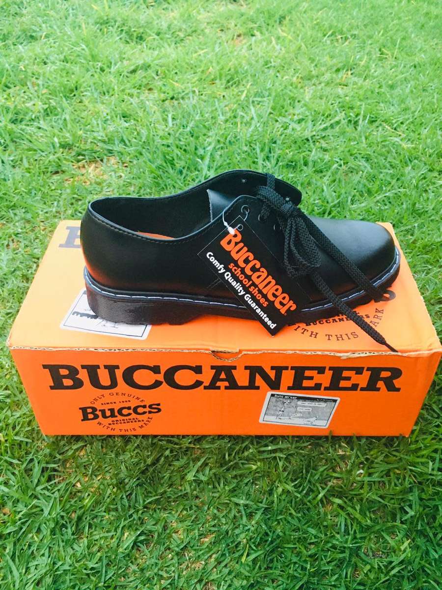 Original Buccaneer Scooter School Shoes [Size 8]