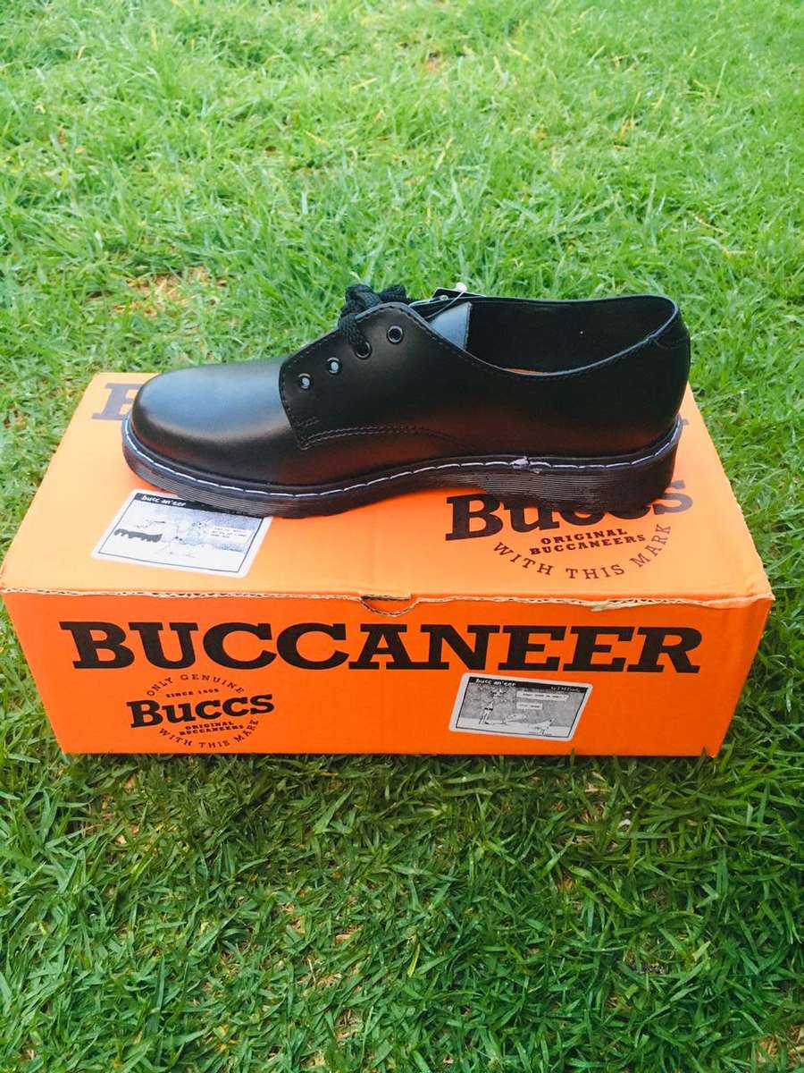 Original Buccaneer Scooter School Shoes [Size 8]